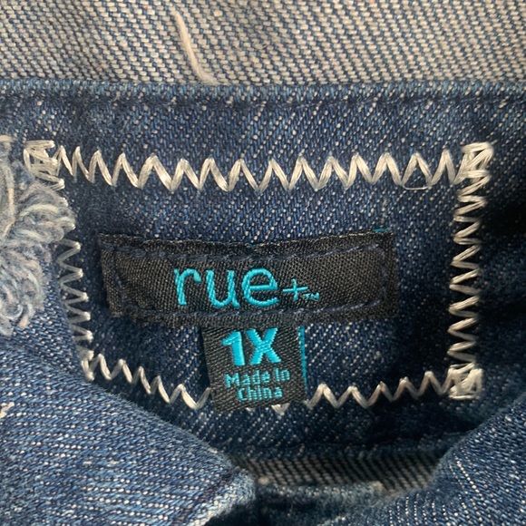 Distressed denim jacket - Picture 4 of 4